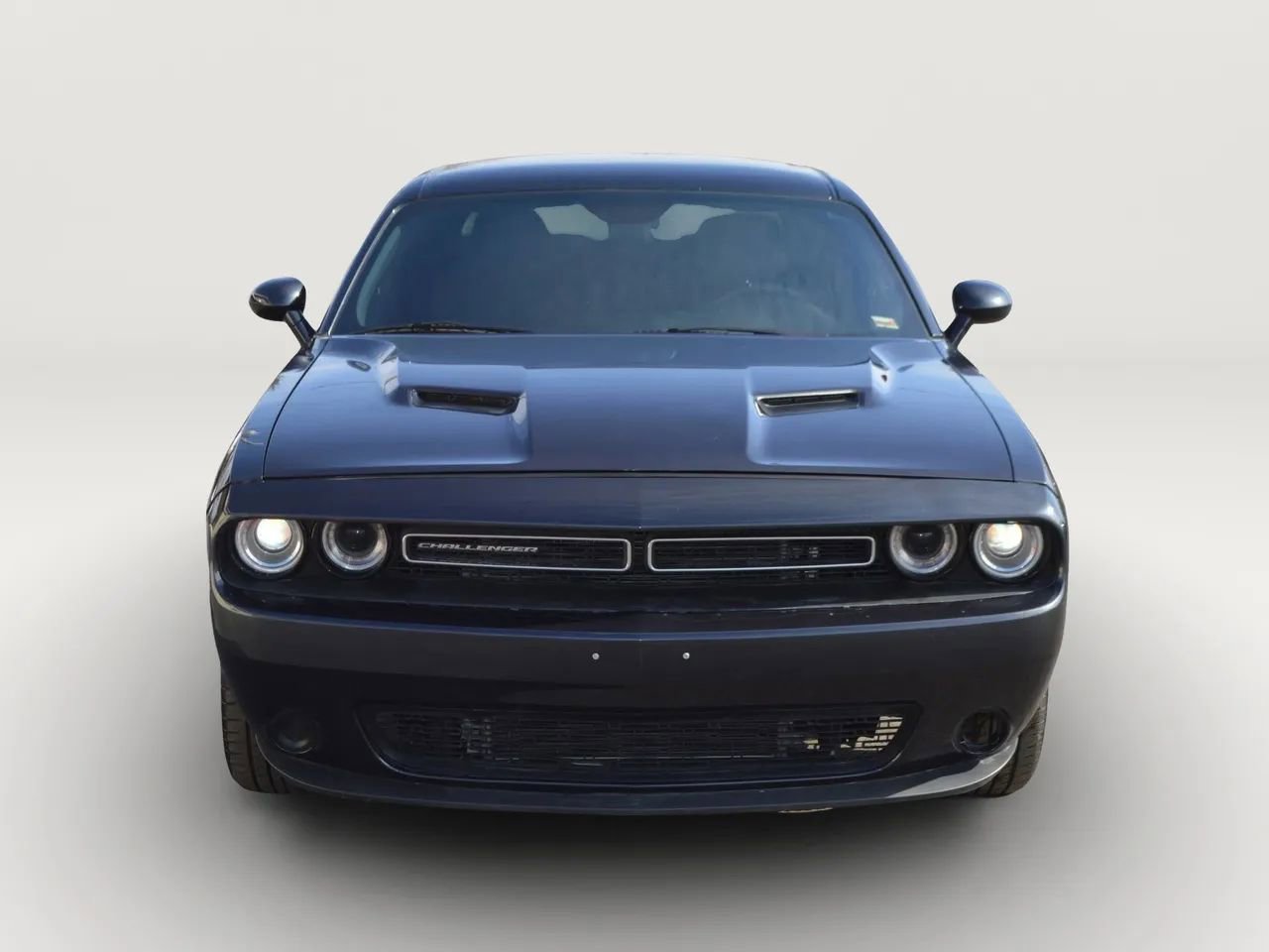 Used 2019 Dodge Challenger SXT image 4