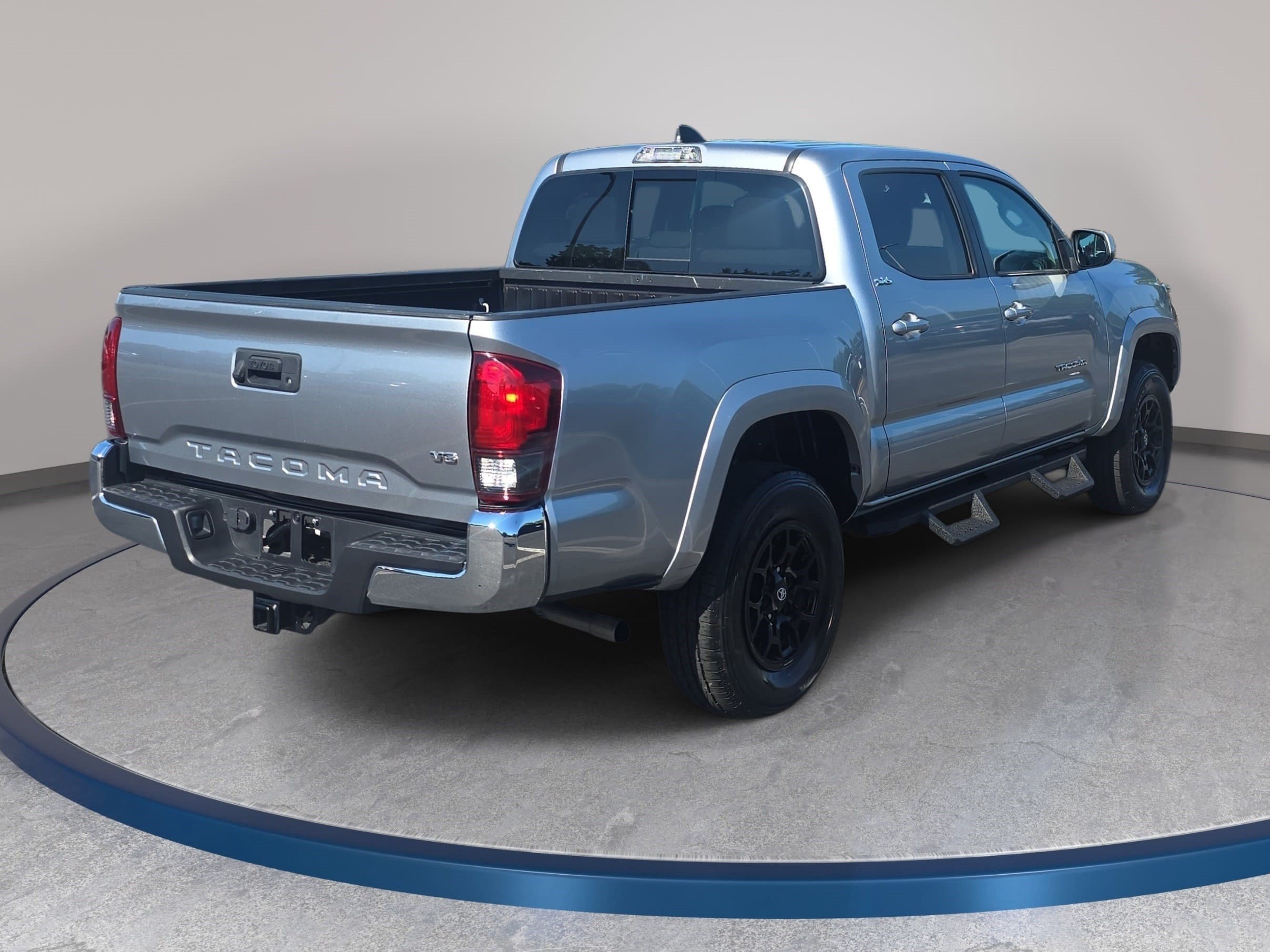 Used 2022 Toyota Tacoma SR5 RWD image 5