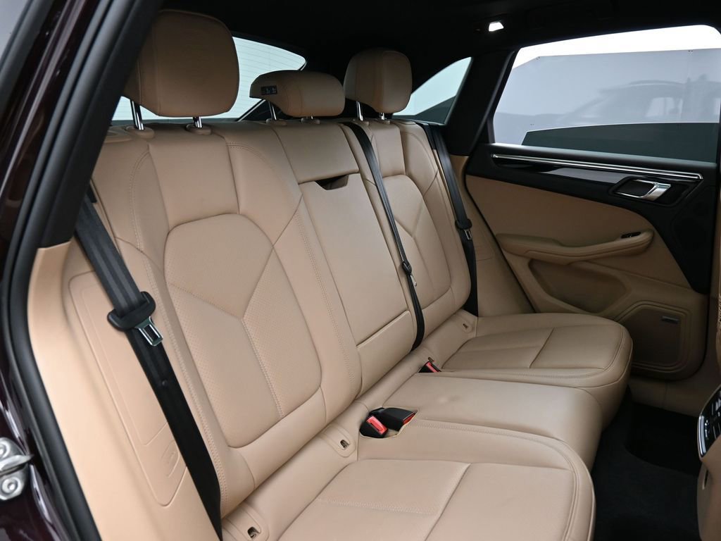 Certified 2025 Porsche Macan image 26
