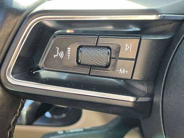 Used 2023 Porsche Macan Turbo image 28