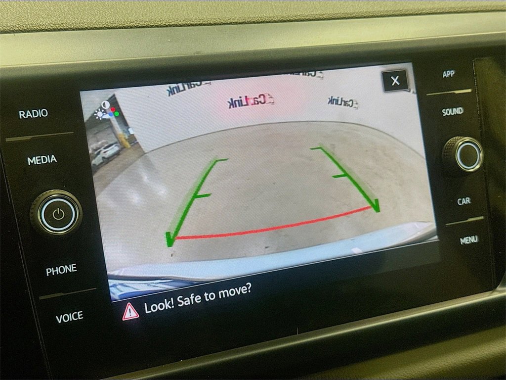 Used 2022 Volkswagen Taos SE image 13