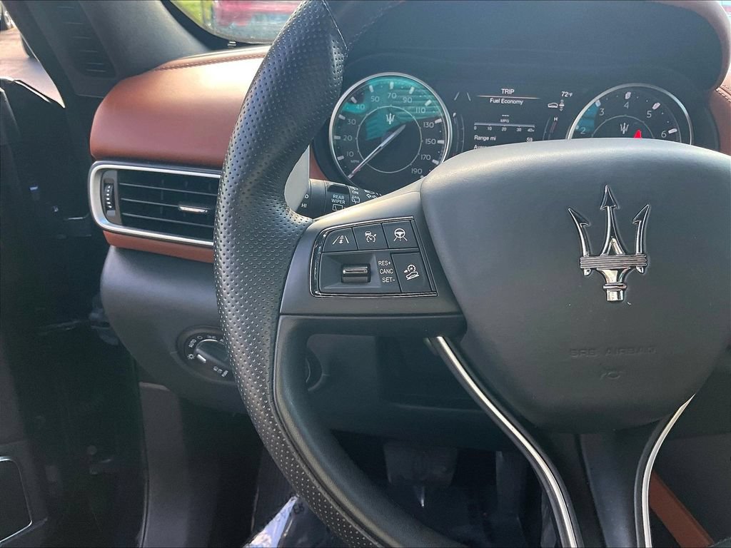 Used 2023 Maserati Levante GT AWD/4WD image 11