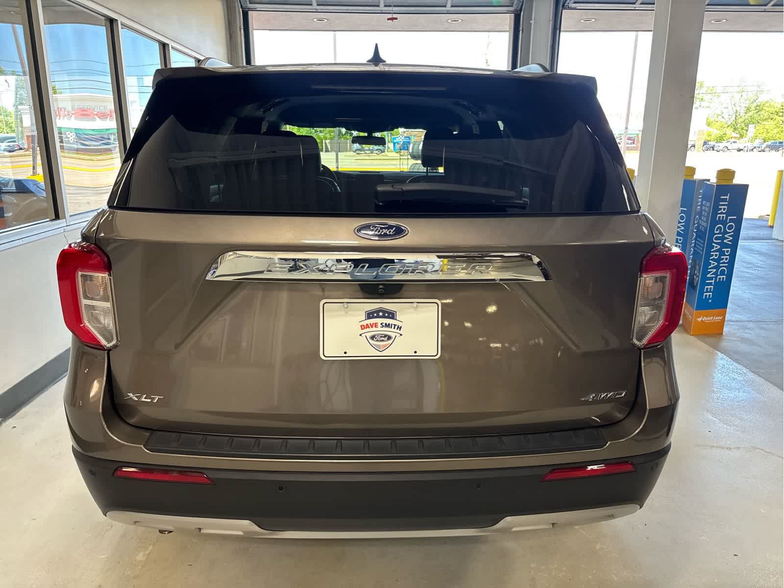 Used 2021 Ford Explorer XLT w/ Equipment Group 202A AWD/4WD image 7