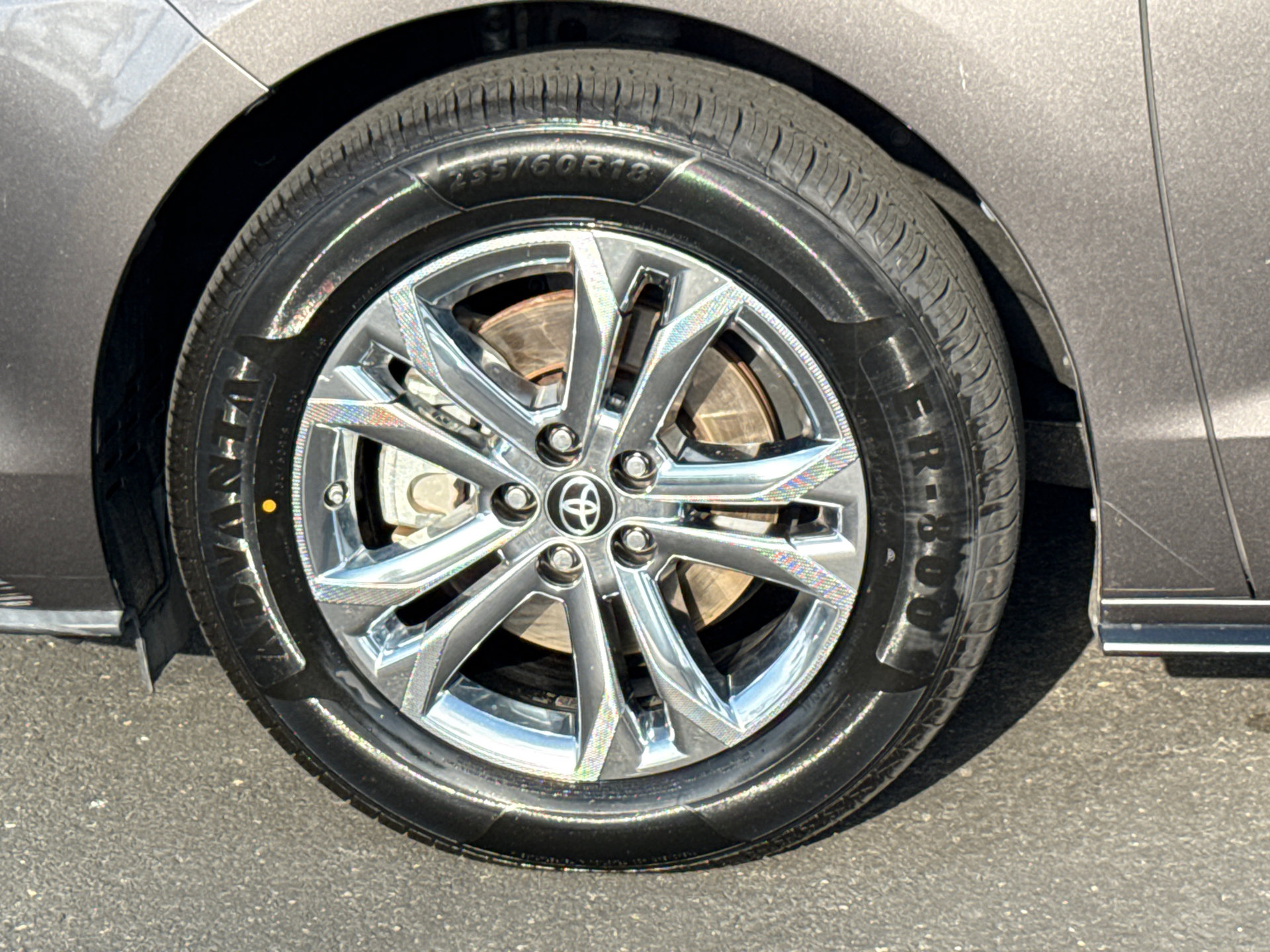 Used 2023 Toyota Sienna Platinum FWD image 5