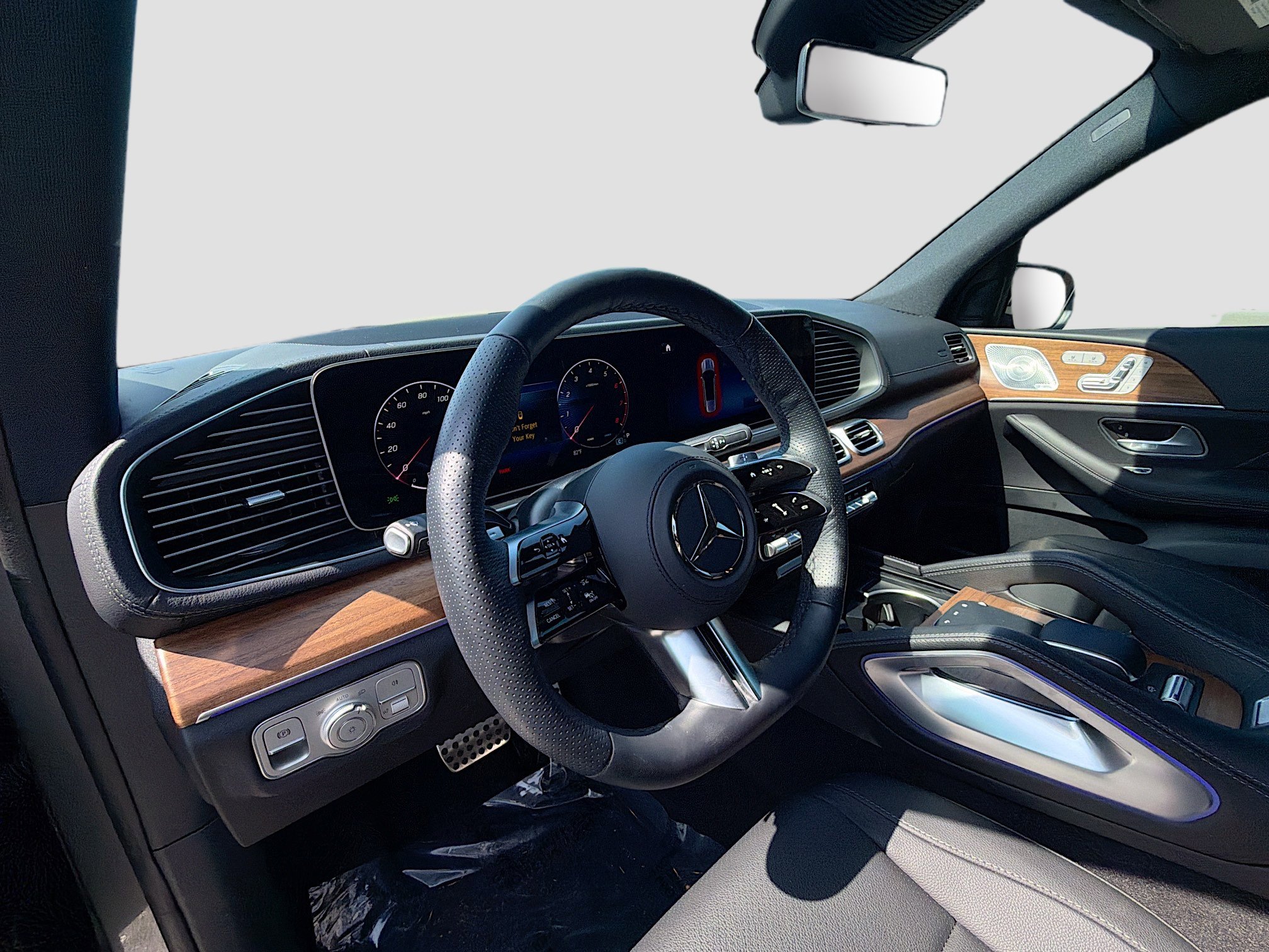 Used 2025 Mercedes-Benz GLS 450 4MATIC w/ AMG Line Exterior image 27