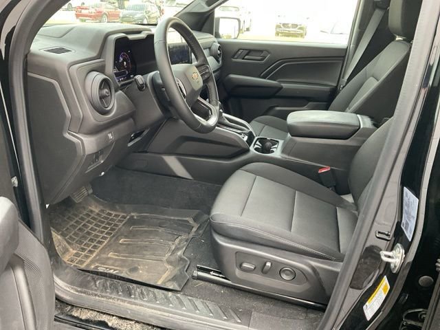Used 2026 Chevrolet Colorado W/T w/ Advanced Trailering Package AWD/4WD image 23