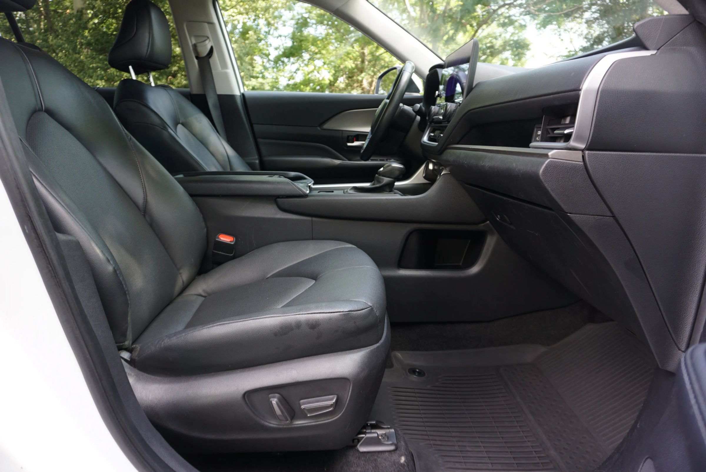 Used 2024 Toyota Grand Highlander AWD image 17