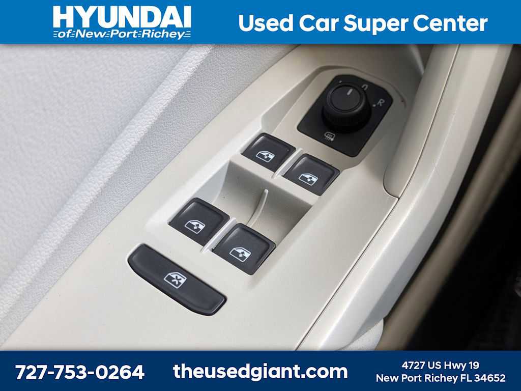 Used 2019 Volkswagen Jetta SEL w/ Cold Weather Package image 29