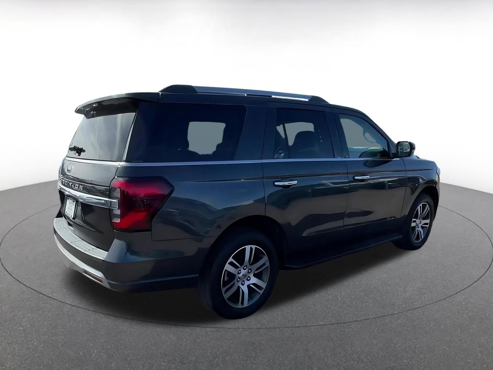 Used 2024 Ford Expedition Limited RWD image 15