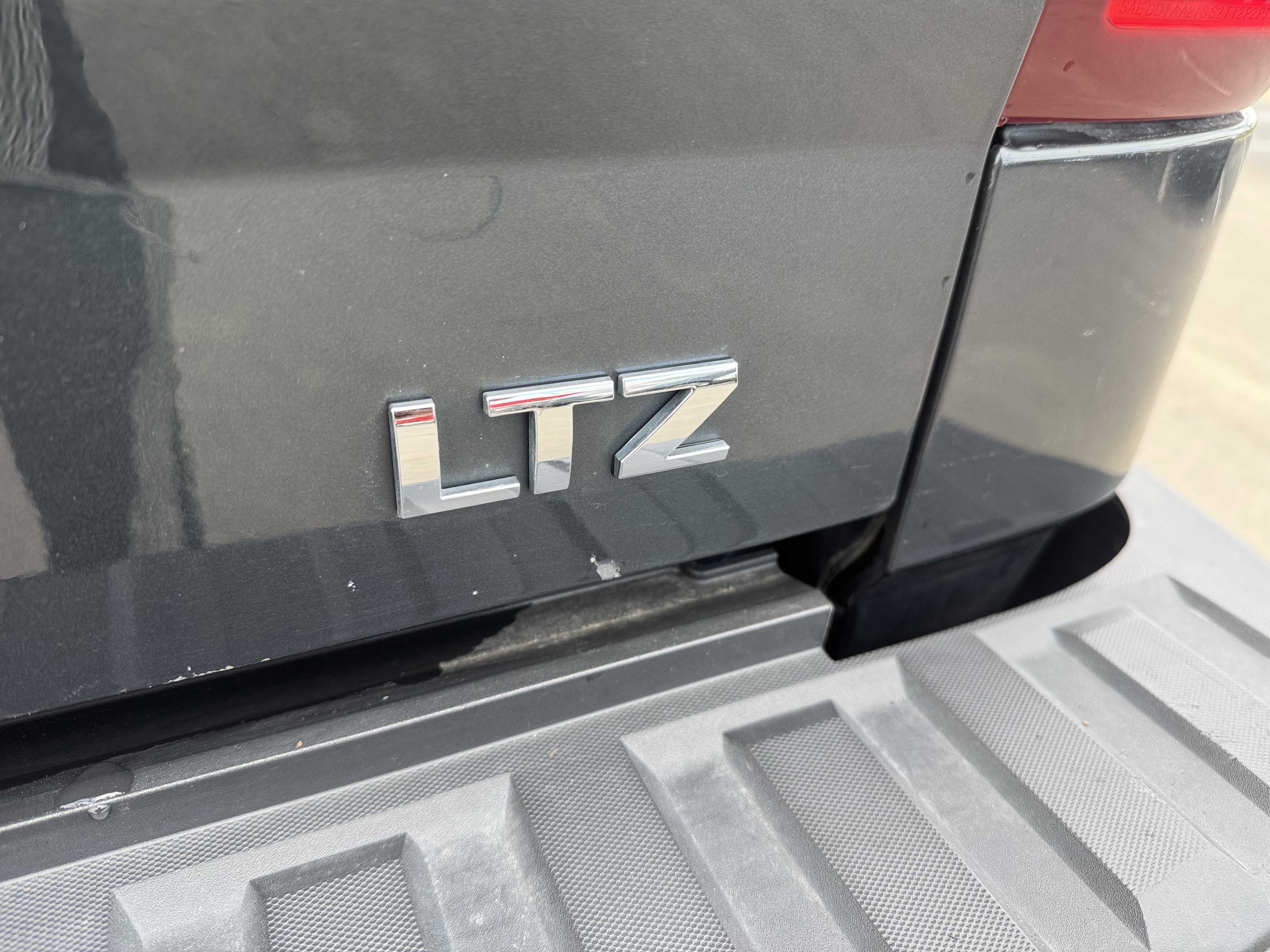 Used 2017 Chevrolet Silverado 1500 LTZ Z71 w/ LTZ Plus Package image 28