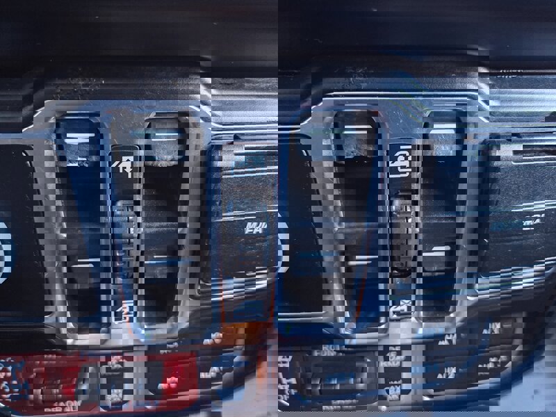 Used 2020 Jeep Gladiator Rubicon w/ Uconnect 4C Nav & Sound Group image 43