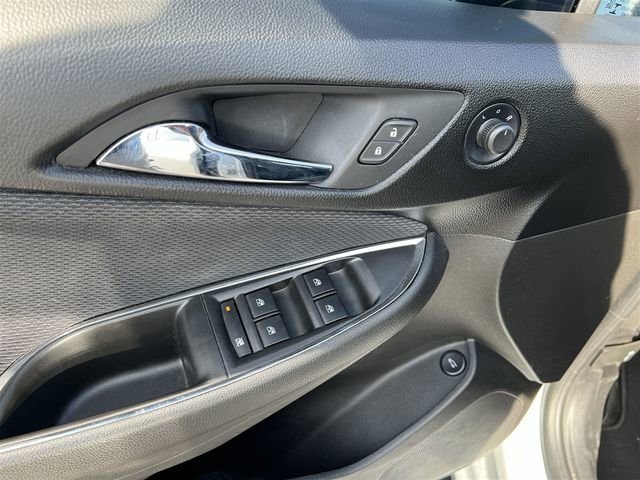 Used 2018 Chevrolet Cruze LS image 17