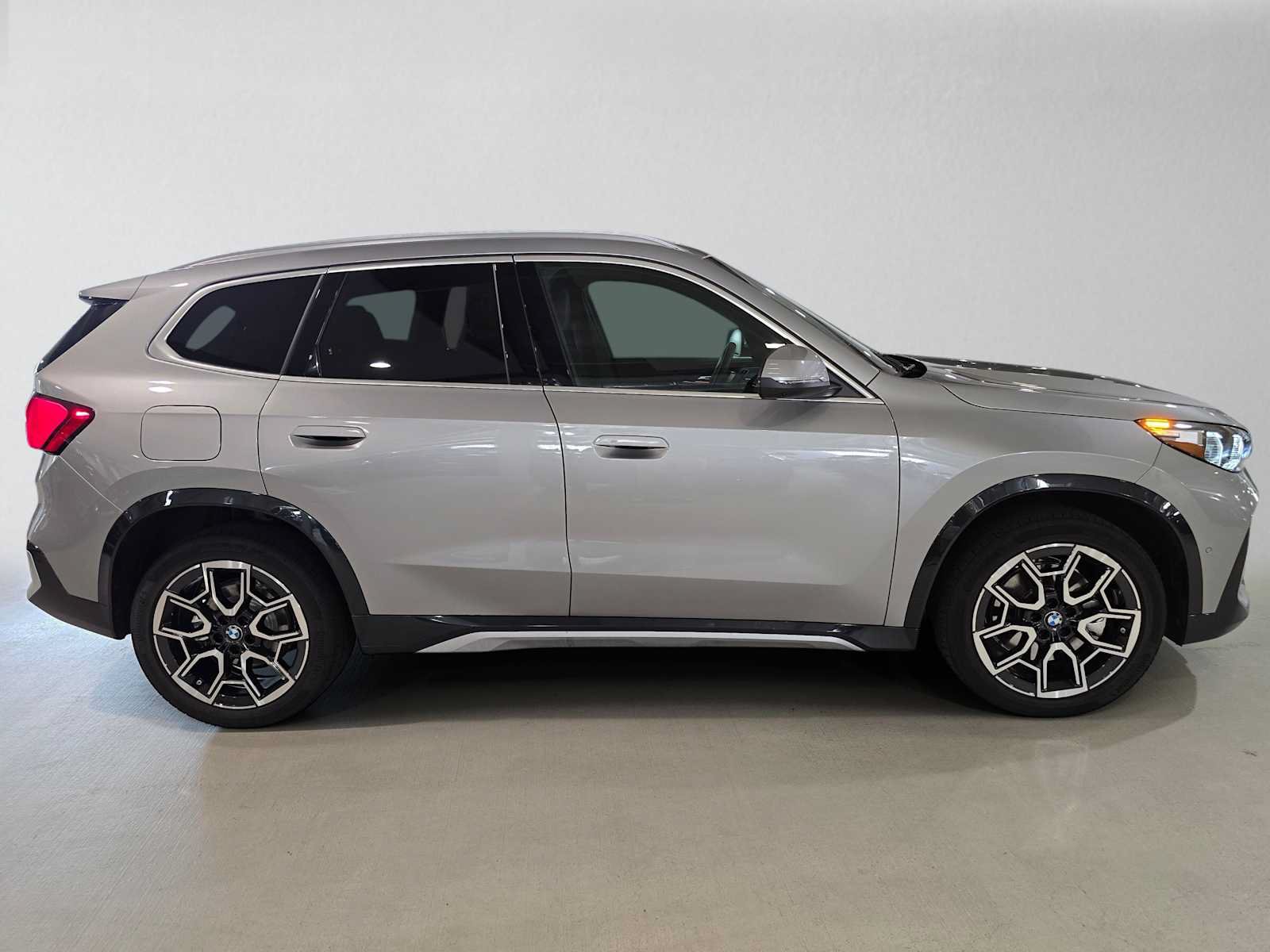 Used 2026 BMW X1 xDrive28i w/ Technology Package AWD/4WD image 2