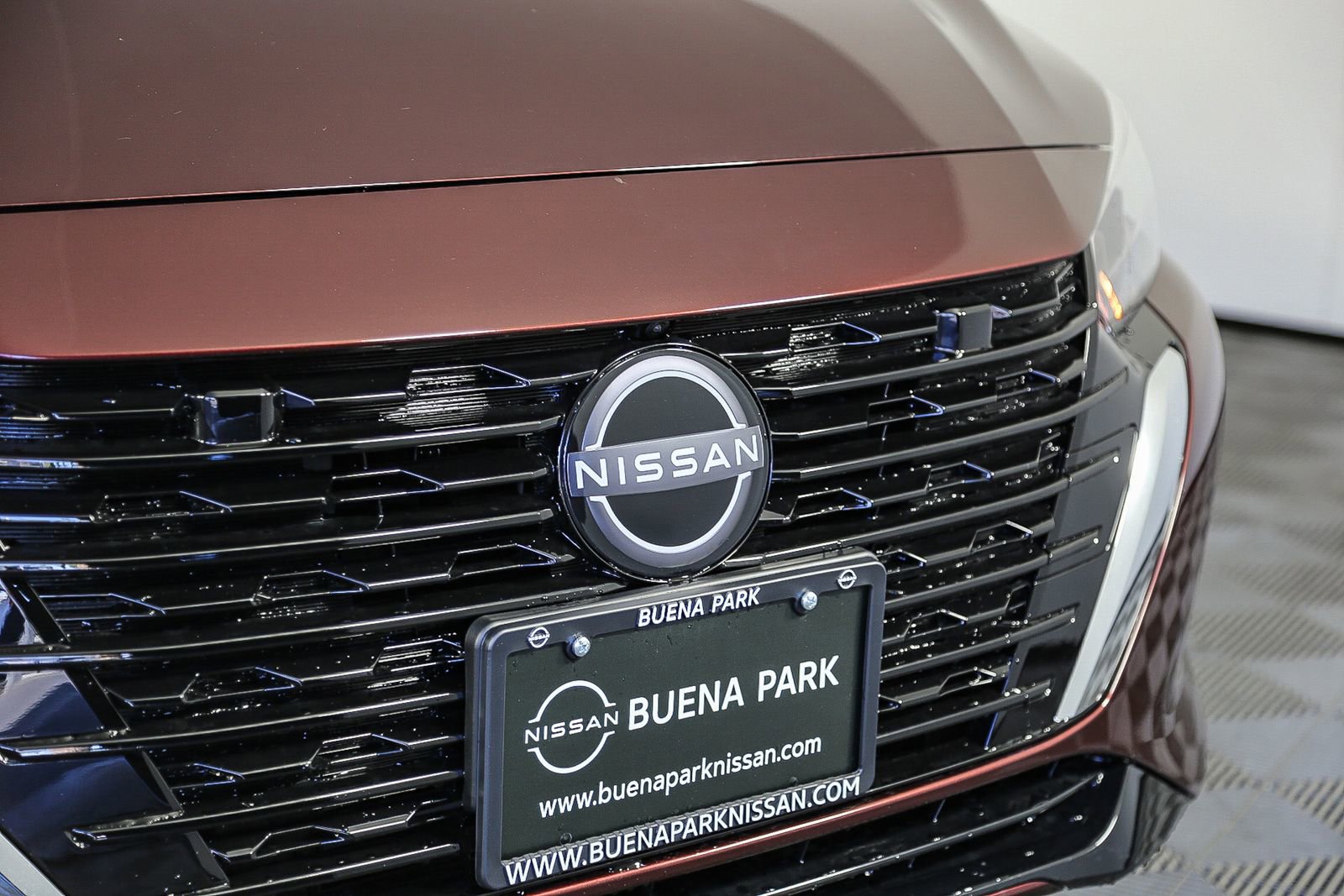 Used 2025 Nissan Sentra SV w/ SV Premium Package image 3