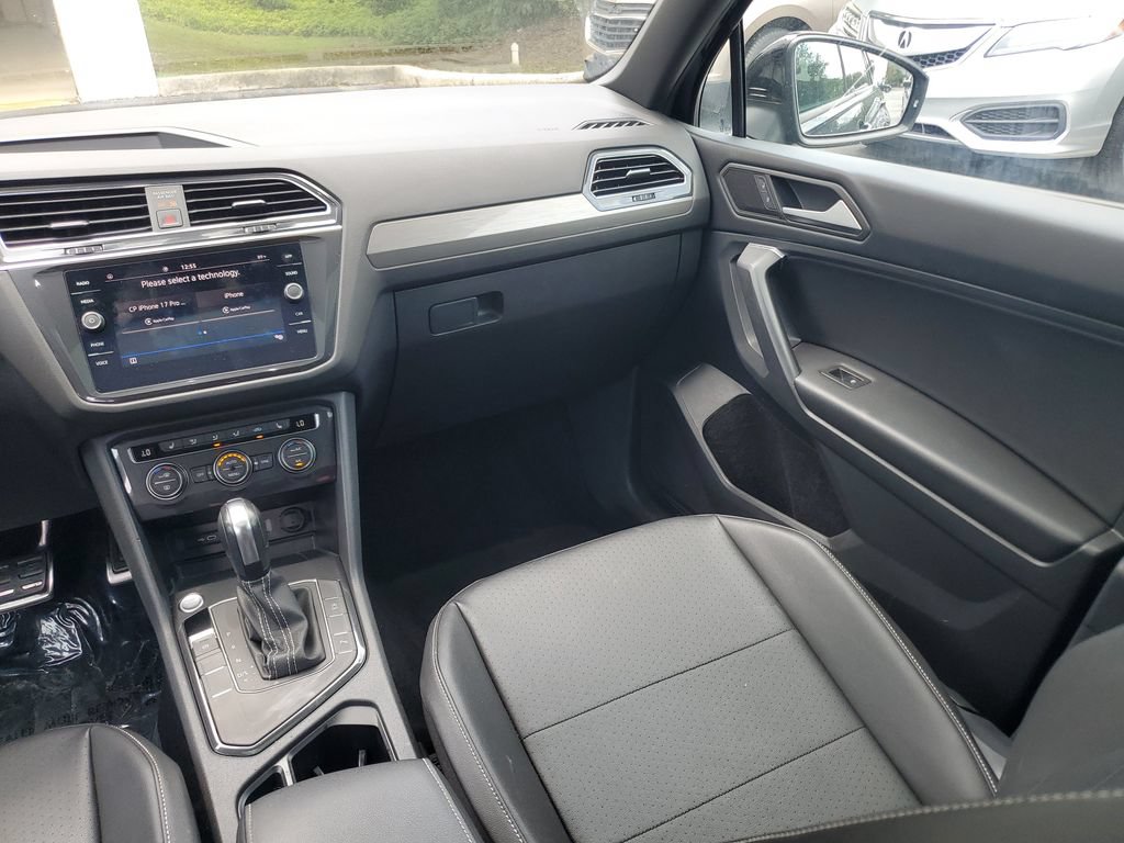 Used 2021 Volkswagen Tiguan SE R-Line FWD image 15