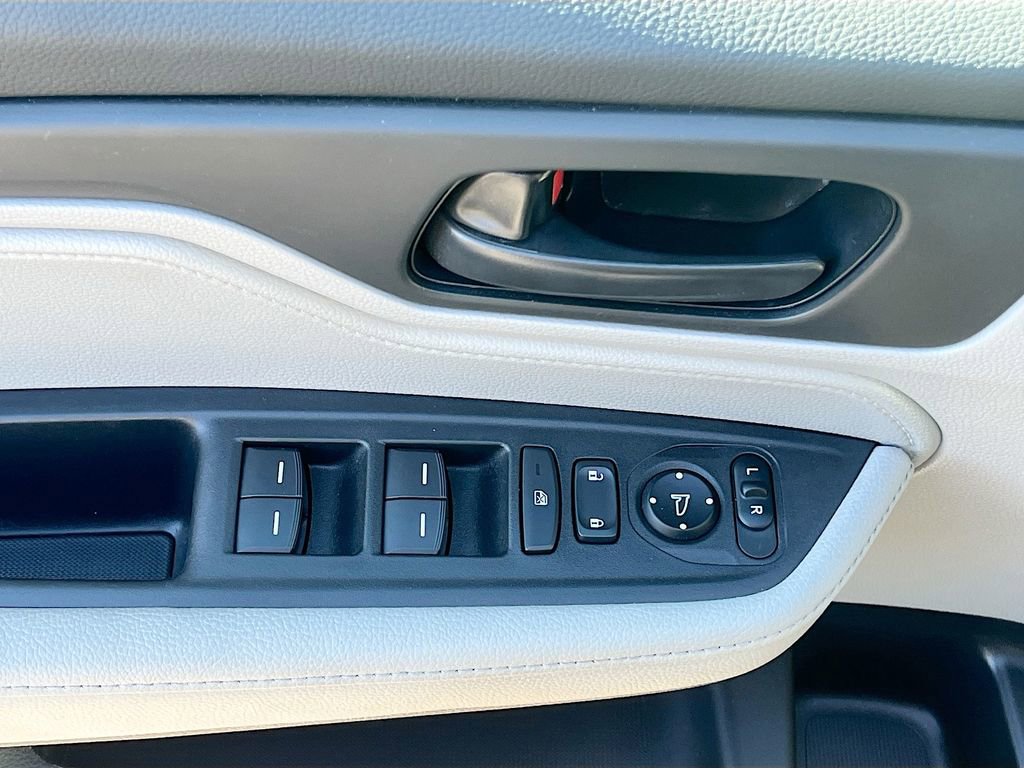 Used 2024 Honda Odyssey EX image 17