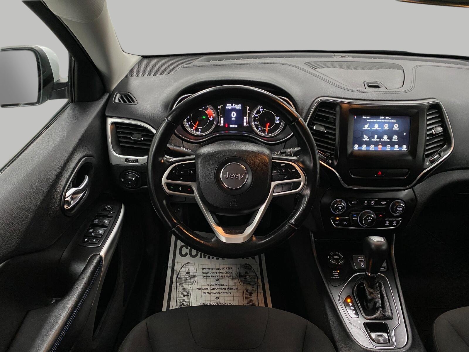 Used 2020 Jeep Cherokee Latitude AWD/4WD image 14