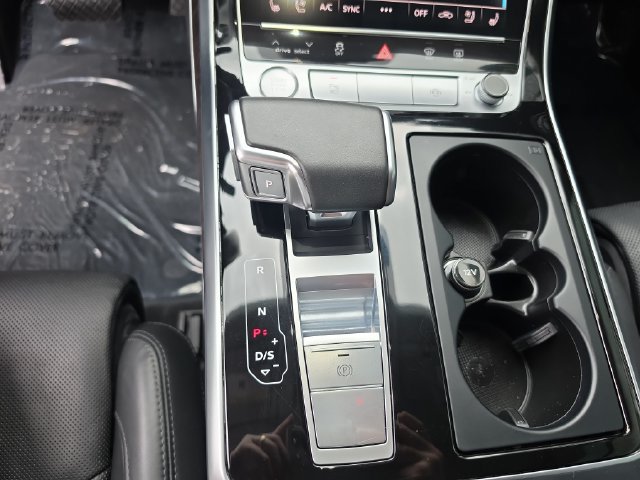 Used 2020 Audi Q8 Prestige AWD/4WD image 23