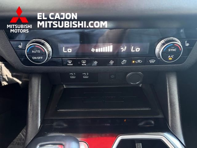 Used 2025 Mitsubishi Outlander SE image 17