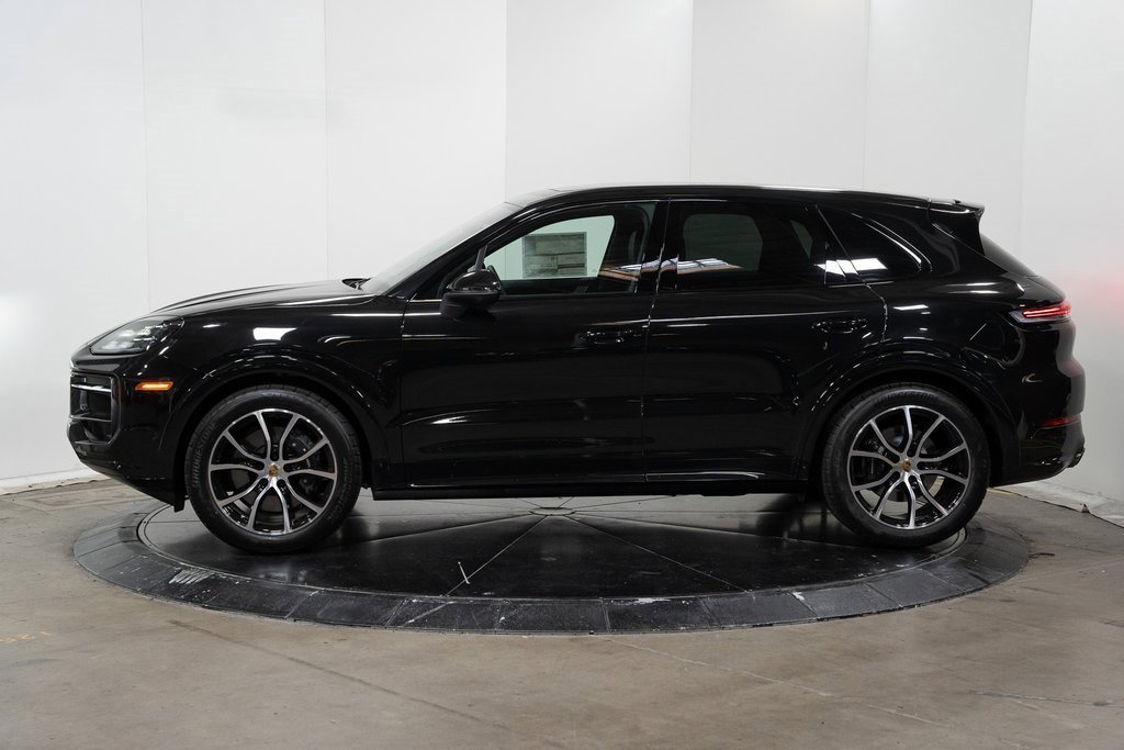 Used 2024 Porsche Cayenne image 4