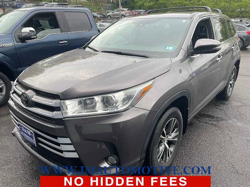 Used 2018 Toyota Highlander Plus AWD/4WD image 1