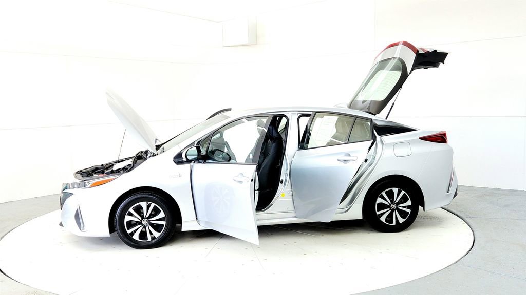 Certified 2018 Toyota Prius Prime Premium FWD image 10