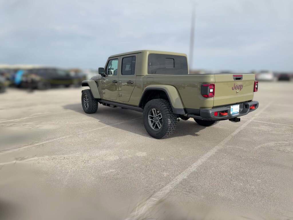 New 2026 Jeep Gladiator Mojave image 8