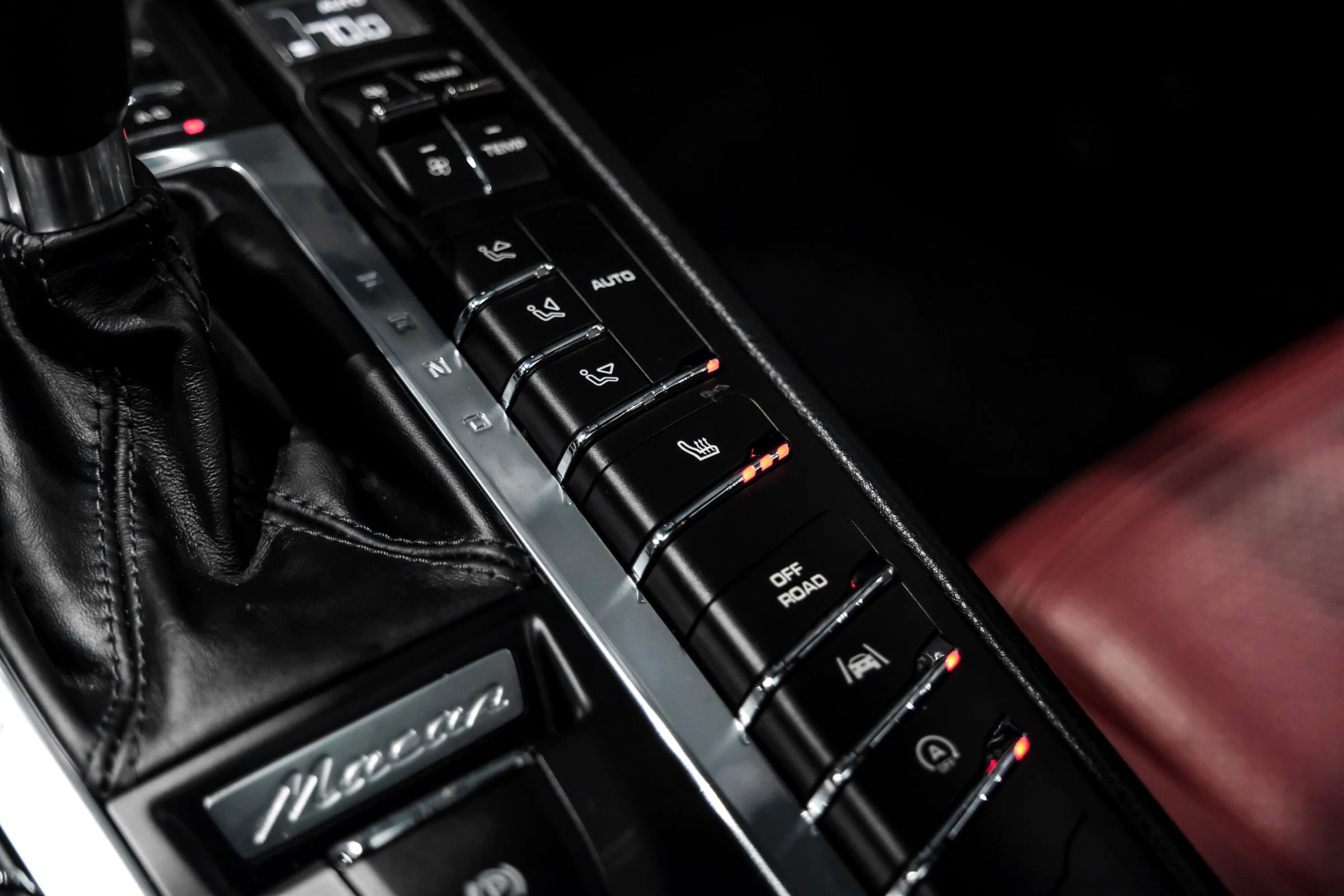 Used 2017 Porsche Macan S image 27