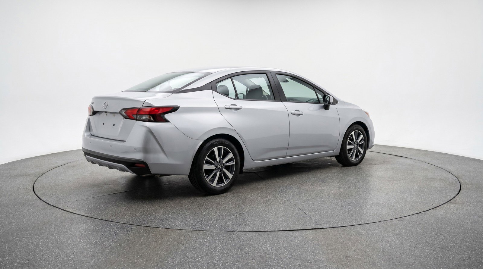 Used 2025 Nissan Versa SV FWD image 9