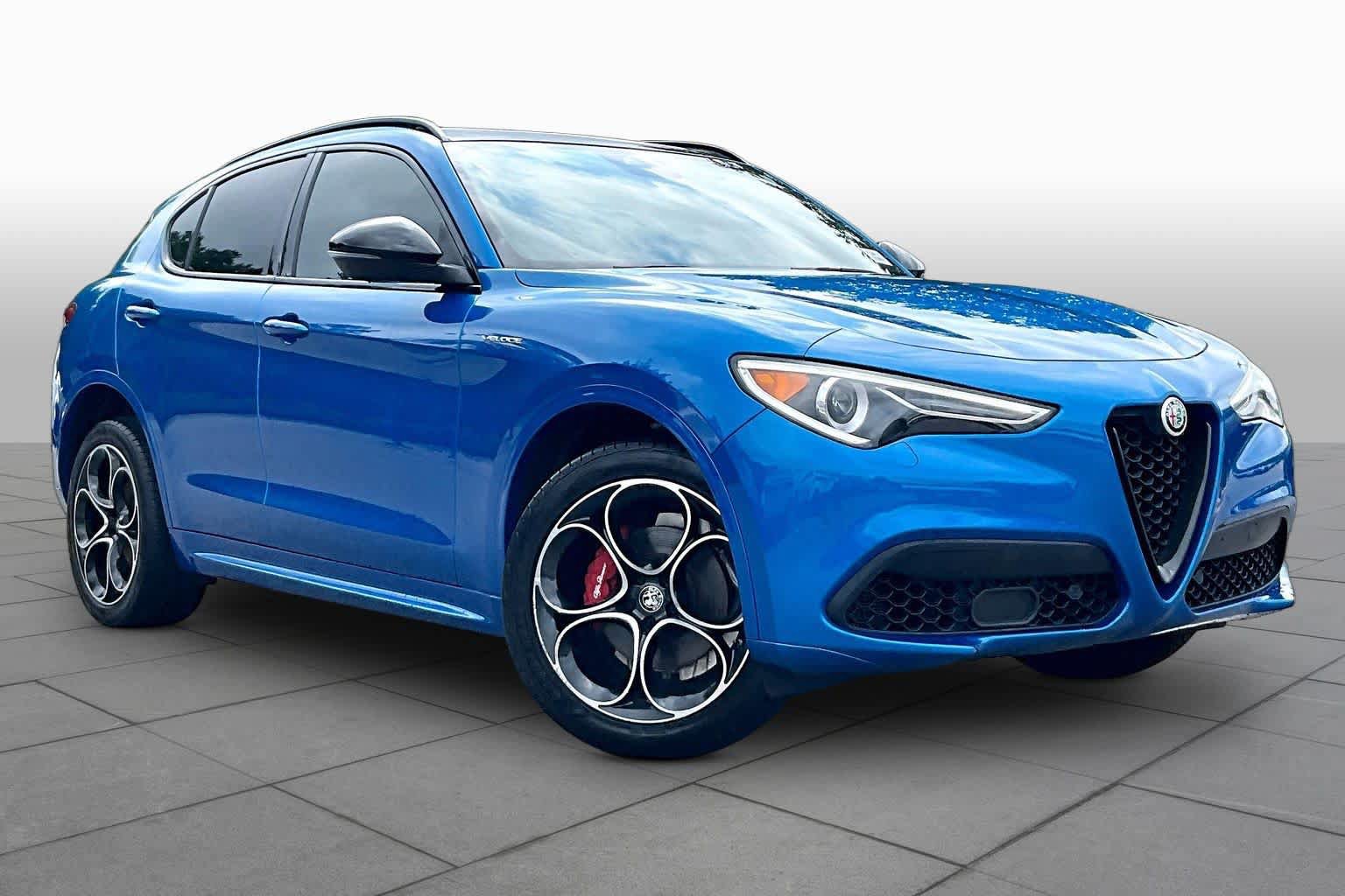 Used 2023 Alfa Romeo Stelvio Veloce AWD/4WD image 4