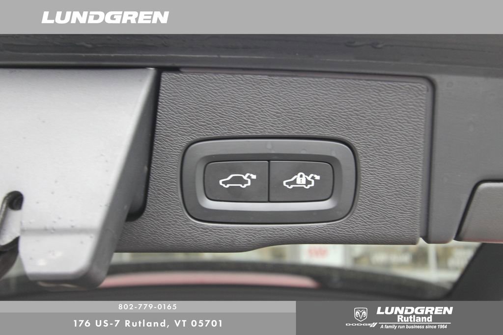 Used 2022 Volvo XC60 B6 Inscription w/ Advanced Package image 47