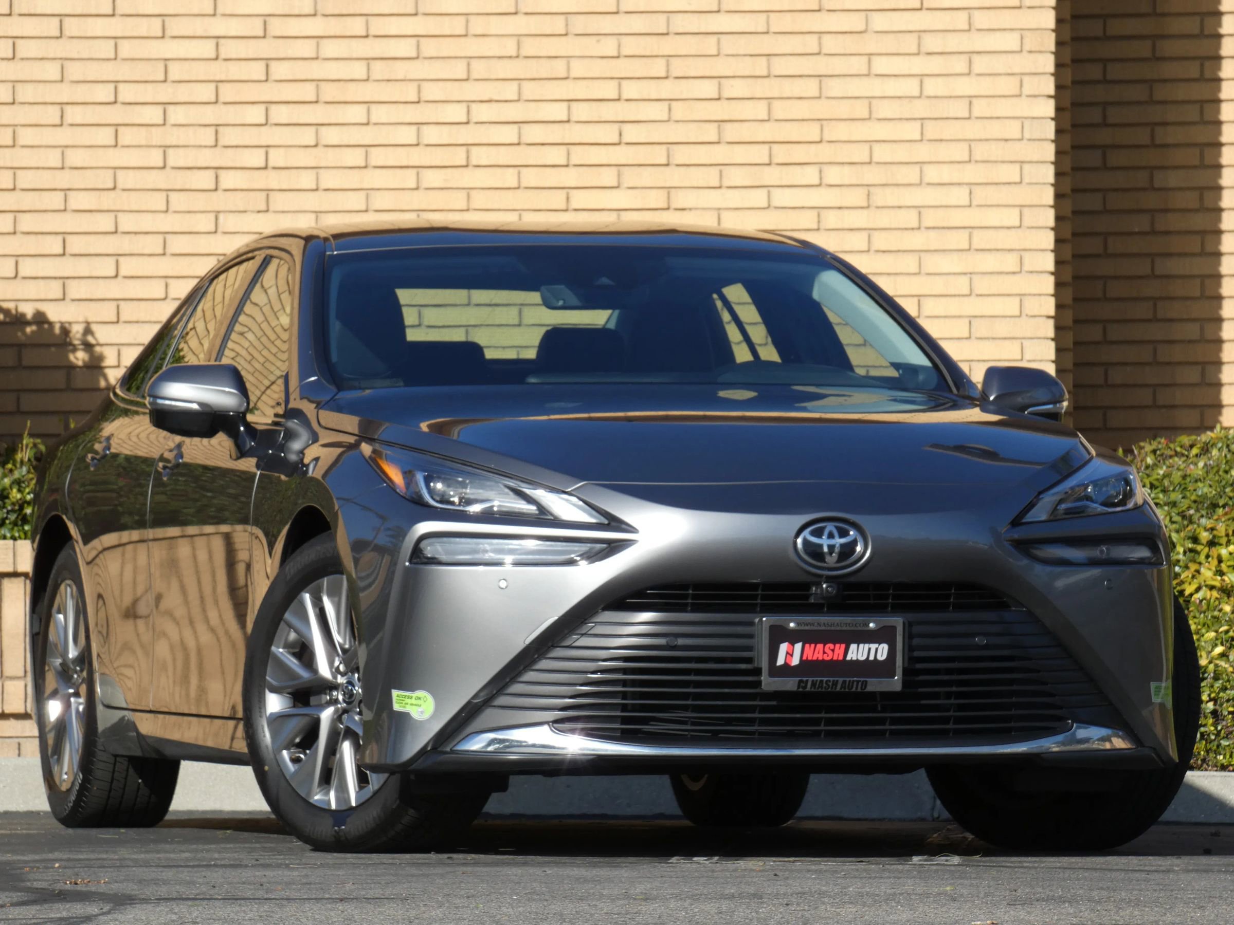 Used 2023 Toyota Mirai XLE Sedan 4D image 3