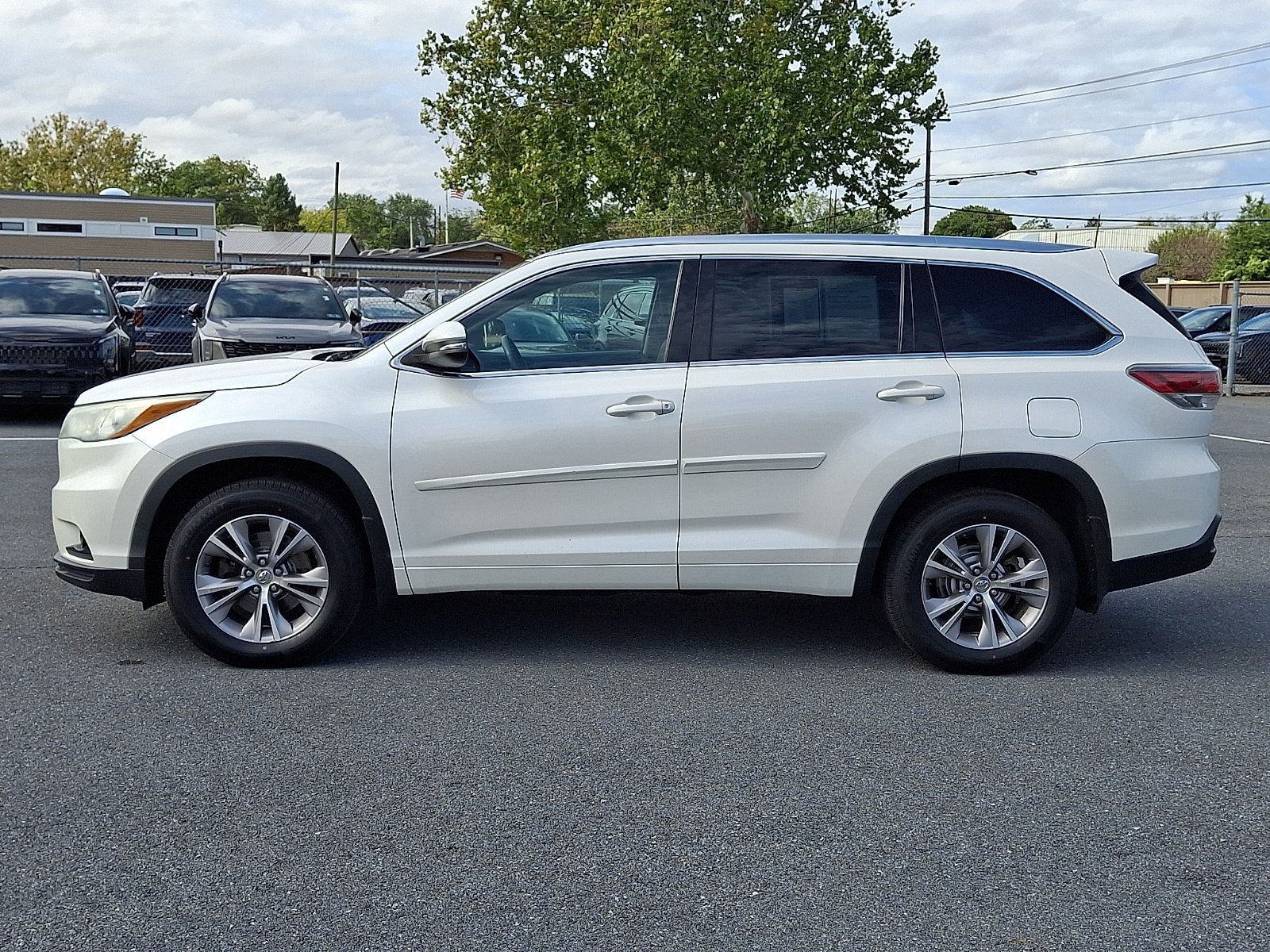 Used 2015 Toyota Highlander XLE AWD/4WD image 8