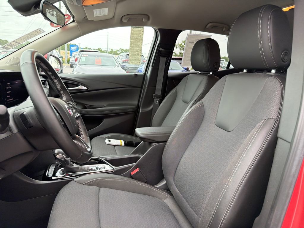 Used 2024 Buick Encore GX Preferred w/ Comfort Package FWD image 22