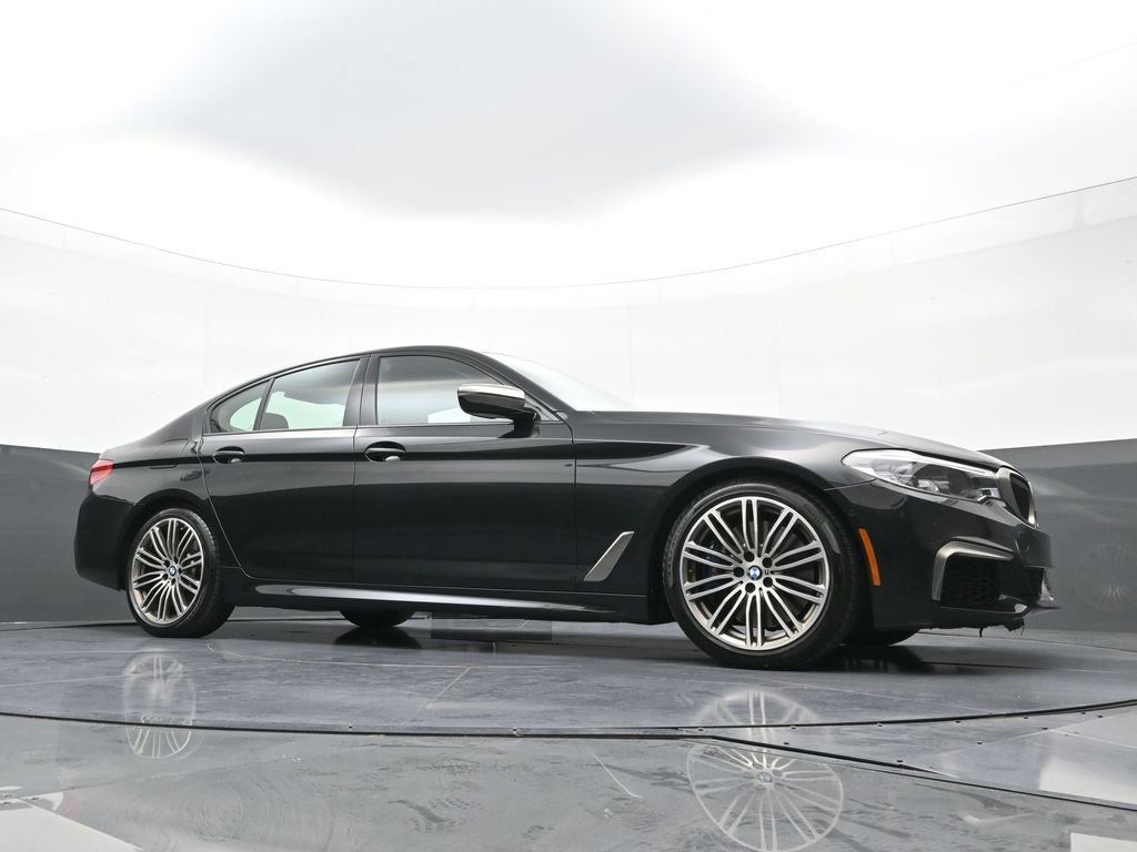 Used 2020 BMW M550i xDrive image 22