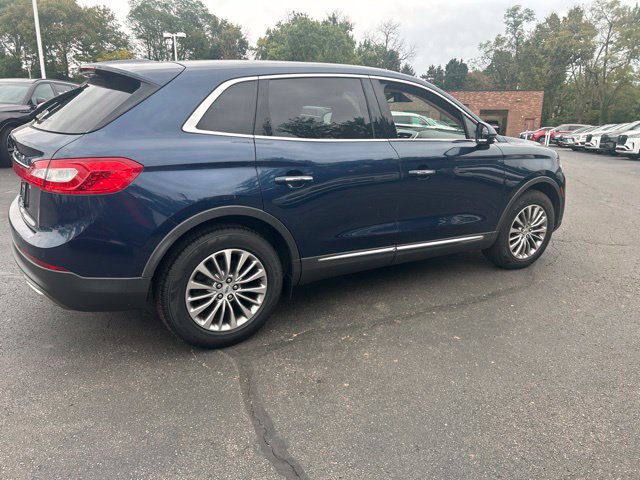 Used 2017 Lincoln MKX Select w/ Select Plus Package FWD image 11