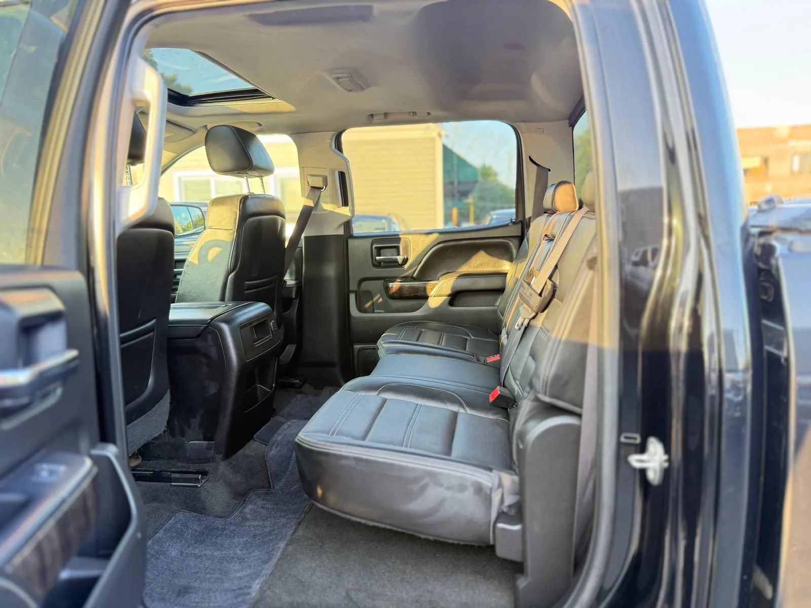 Used 2015 GMC Sierra 2500 Denali w/ Duramax Plus Package AWD/4WD image 13