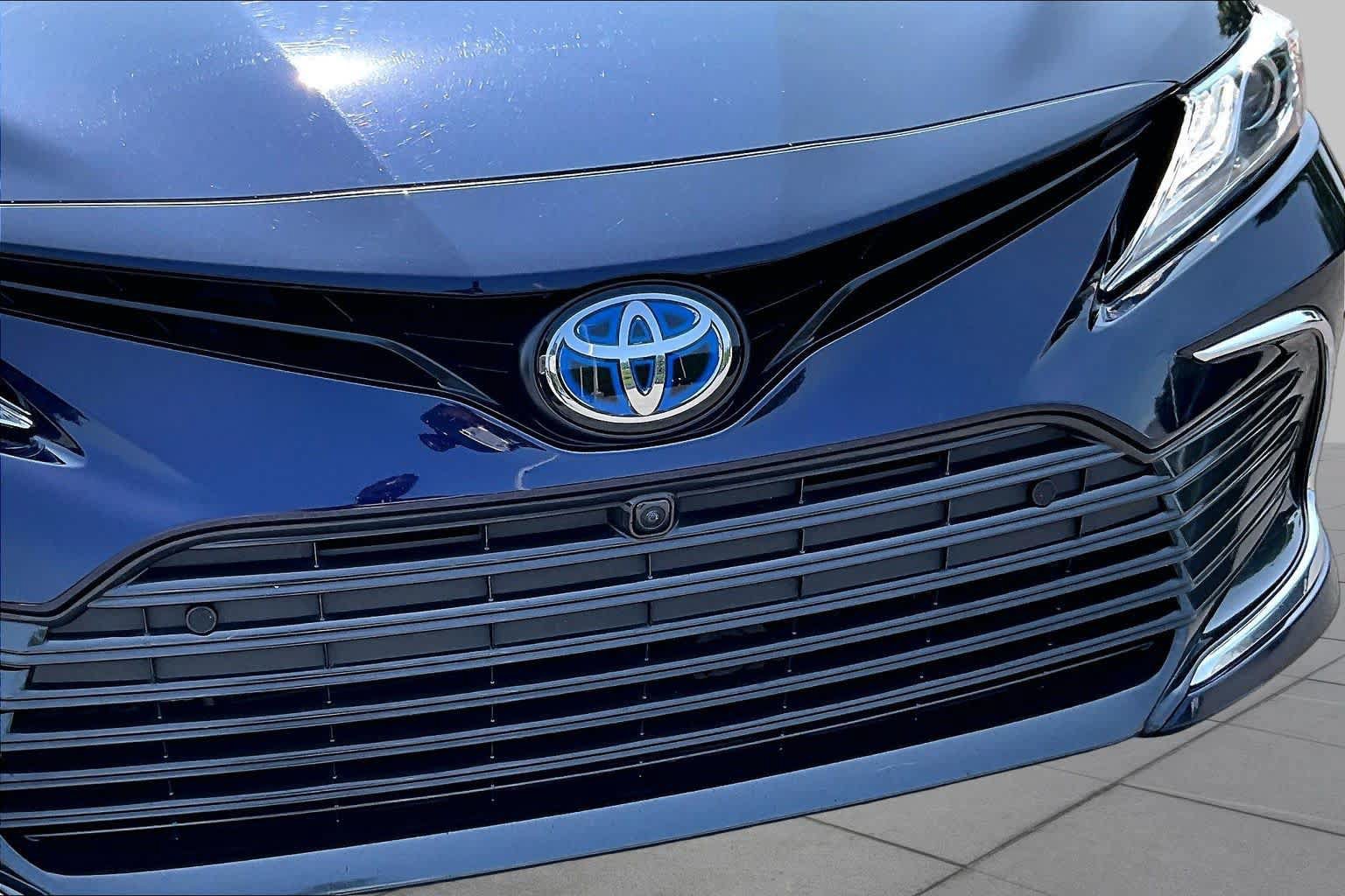 Used 2021 Toyota Camry XLE w/ Navigation Upgrade Package FWD image 30