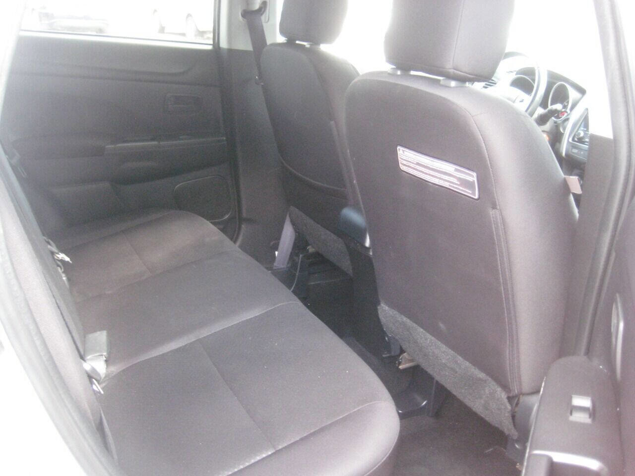 Used 2014 Mitsubishi Outlander Sport ES AWD/4WD image 10