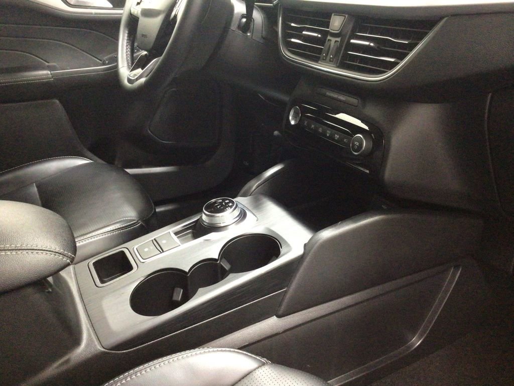 Used 2024 Ford Escape Platinum image 29