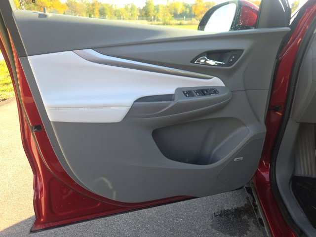 Used 2023 Chevrolet Bolt EUV Premier w/ Sun & Sound Package FWD image 21