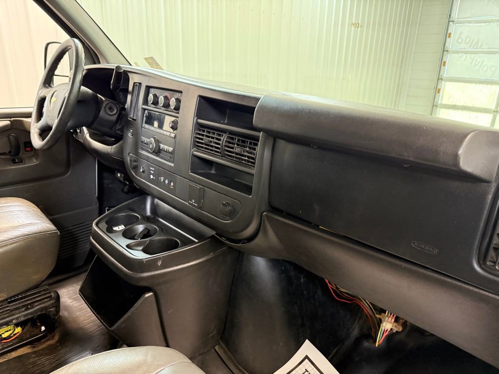 Used 2015 Chevrolet Express 2500 RWD image 26