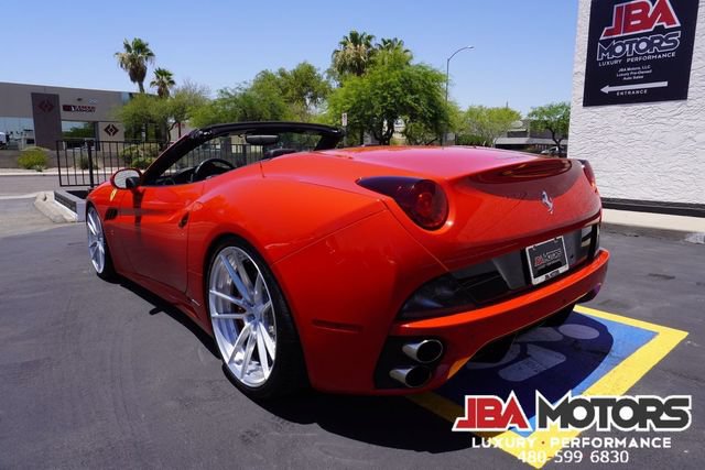 Used 2014 Ferrari California RWD image 74