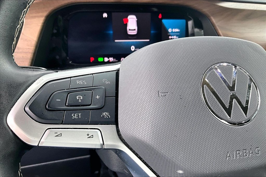 Used 2025 Volkswagen Atlas SE FWD image 23