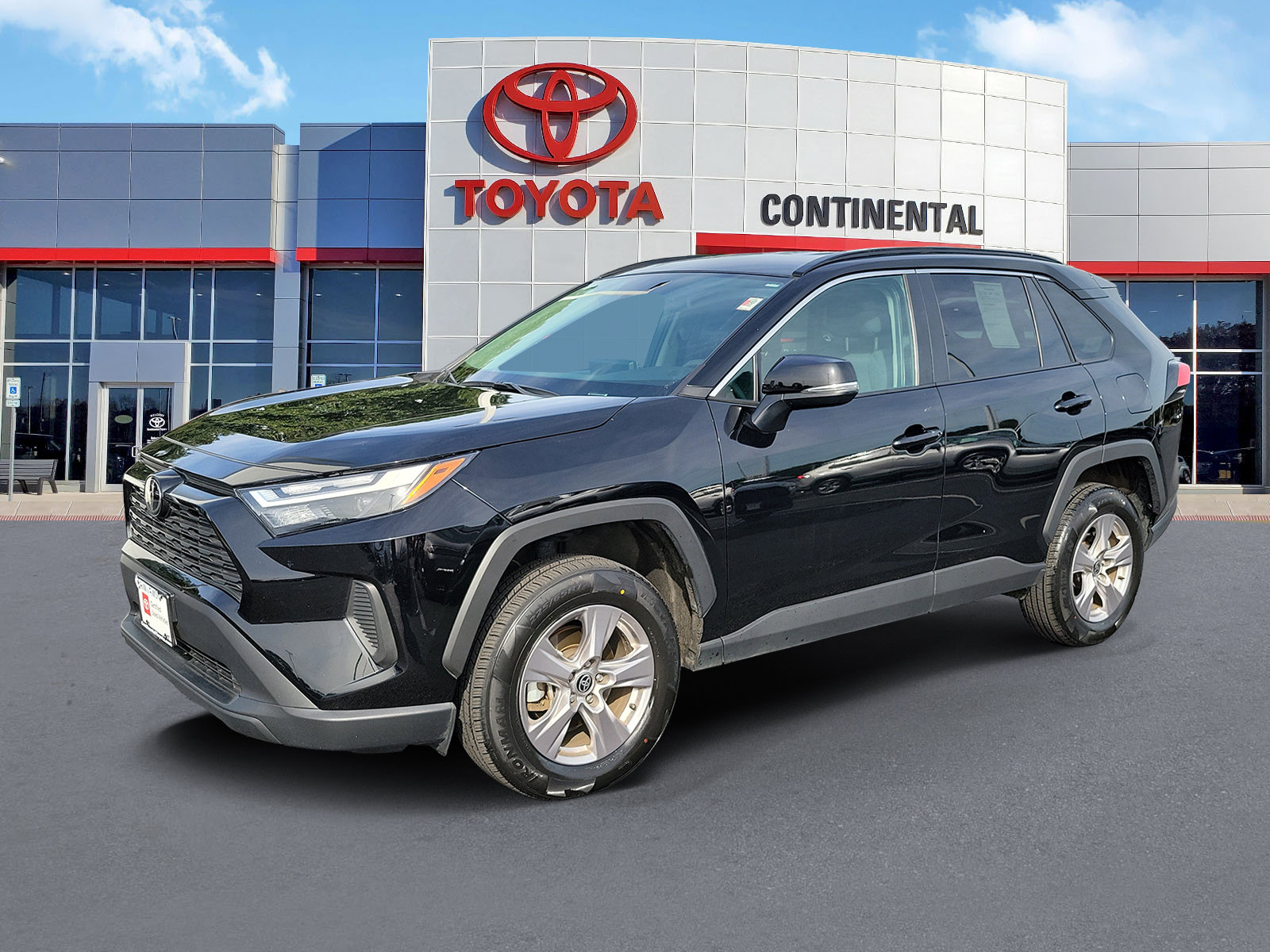 Certified 2025 Toyota RAV4 XLE AWD/4WD image 3