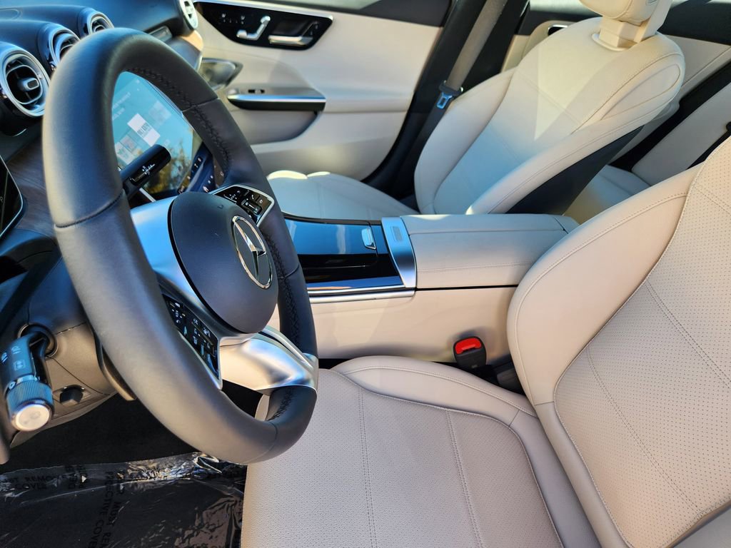 Used 2025 Mercedes-Benz C 300 4MATIC Sedan image 12
