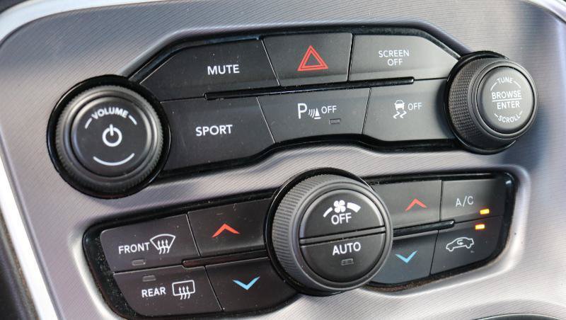 Used 2019 Dodge Challenger R/T w/ Blacktop Package RWD image 17