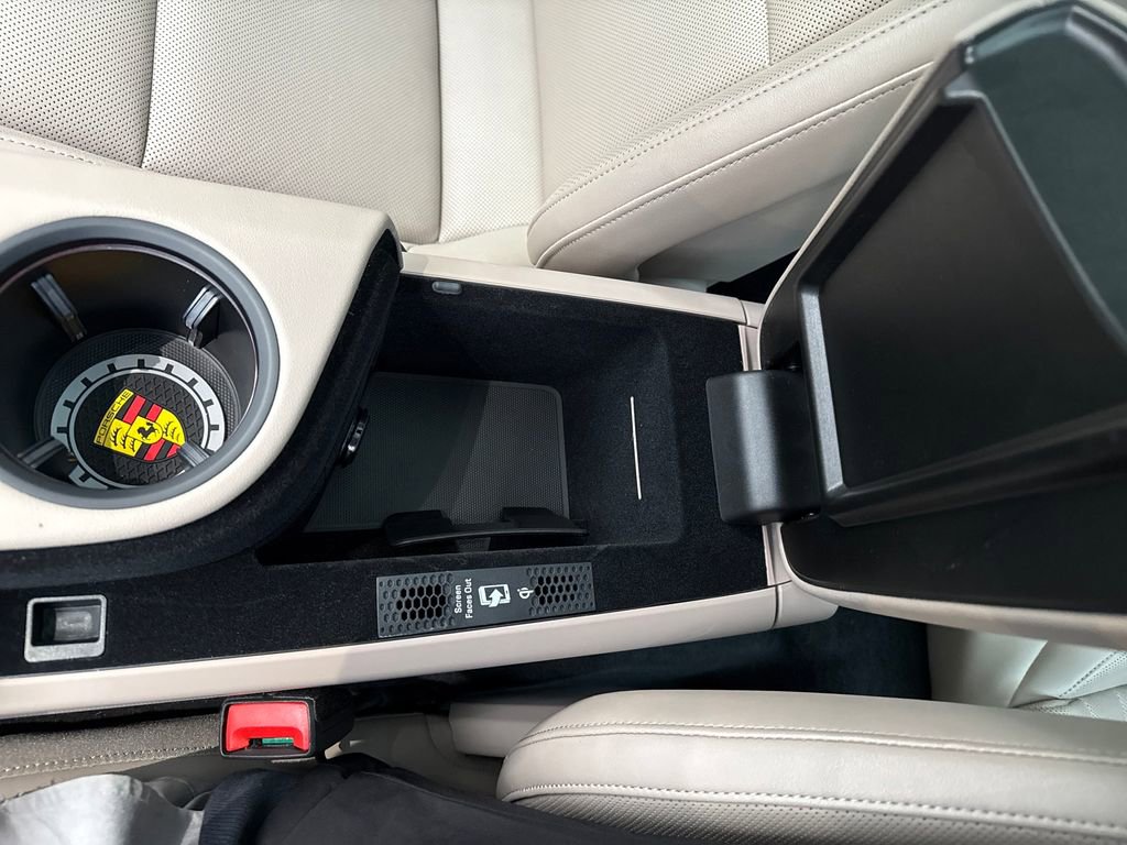 Used 2022 Porsche Taycan 4S image 26