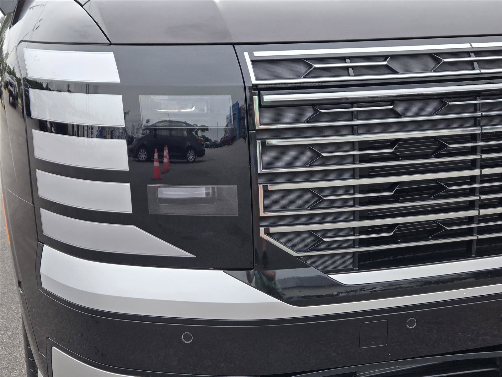 Used 2026 Hyundai Palisade Calligraphy FWD image 3