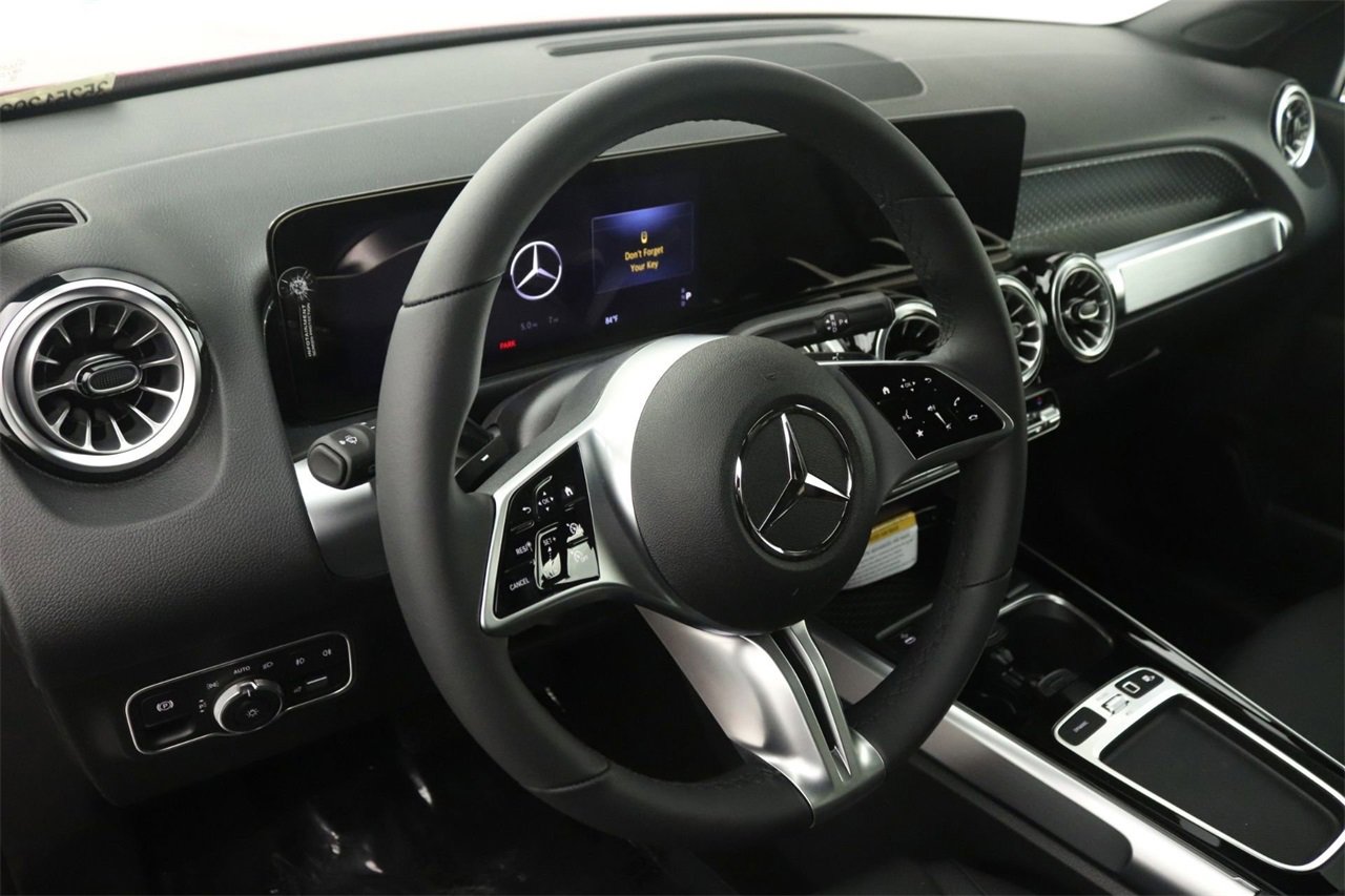 New 2025 Mercedes-Benz GLB 250 image 5
